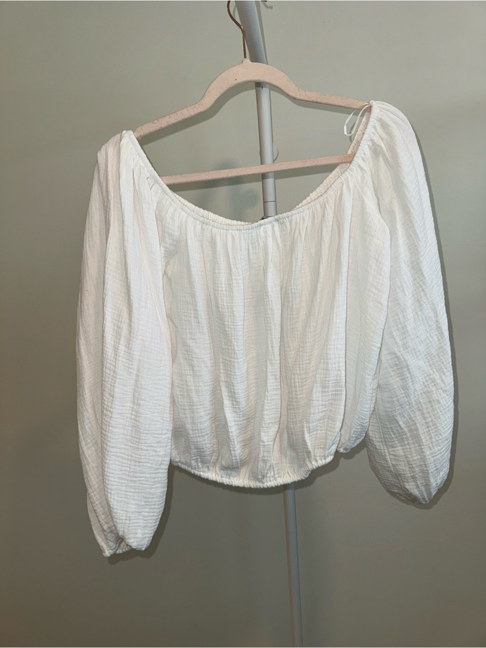 Express Off-Shoulder White Peasant Blouse cropped NWT women’s size L